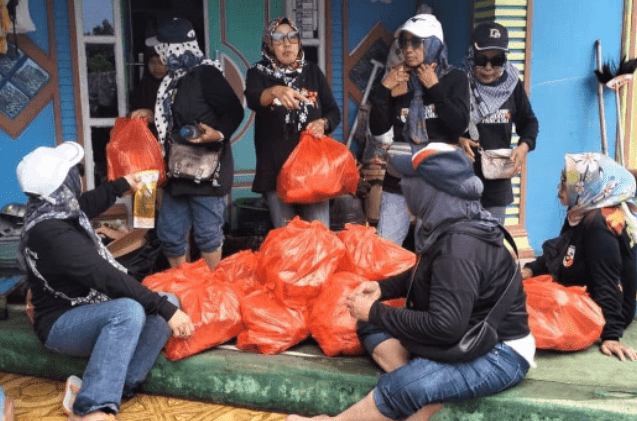 Baksos Srikandi PP Palopo di Desa Pombakka Malangke Barat Lutra, Jumat, 24 Mei 2024.