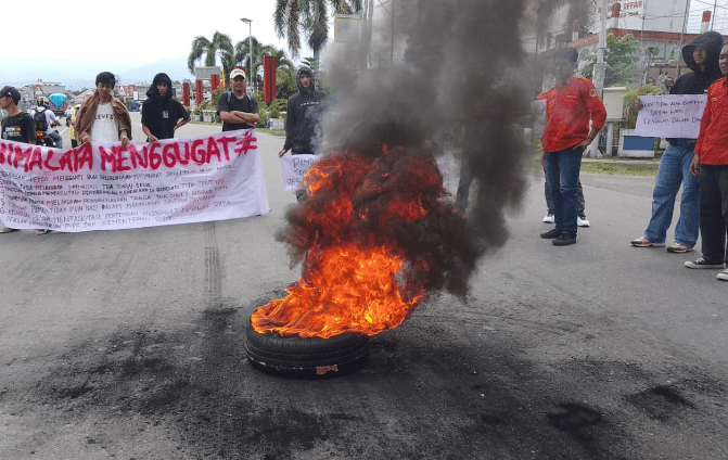 Aksi Demonstrasi HIMALAYA di Masamba Luwu Utara