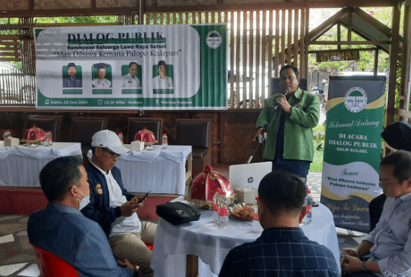 Ketua BPW KKLR Sulsel Ir Hasbi Syamsu Ali saat Membuka Dialog Publik di Warkop Kampis Palopo