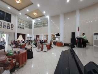 Meriah, Seratusan Peserta Hadiri Sosialisasi Pencegahan KBGO oleh Kerukunan Keluarga Luwu Timur