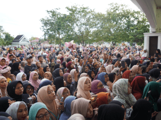 Haru dan Penuh Doa, Bupati Luwu Lepas 270 Jamaah Calon Haji ke Tanah Suci