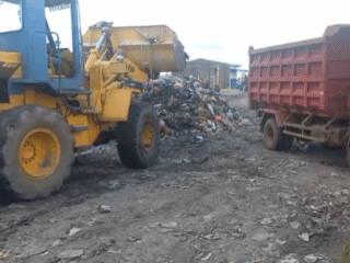 Dukung Pemkab Luwu, KKLR Sulsel Terjunkan Alat Berat Bersihkan Pasar Padangsappa,