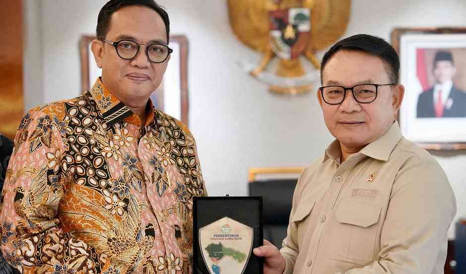Ketua BPP DOB Provinsi Luwu Raya H Darwis Ismail bersama KSP Jenderal Purn TNI Dudung Abdurachman