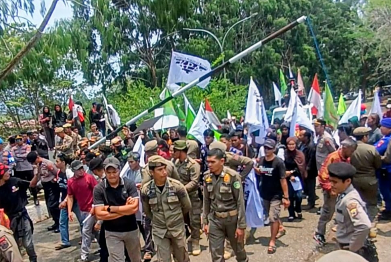 Demo Hari Tani Nasional Luwu Timur